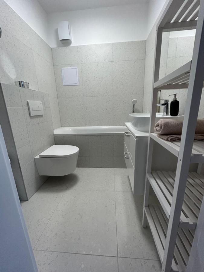 Cozy 1-Bedroom Condo Miloslavov Exterior photo
